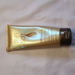 AVON Skin So Soft Satin Glow illuminating Moisturizer